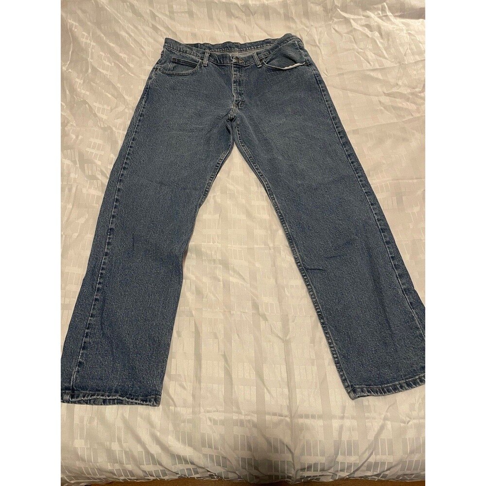 Wrangler Jeans Men Sz 36x32 Denim Flex Relaxed Medium Wash Blue Jeans